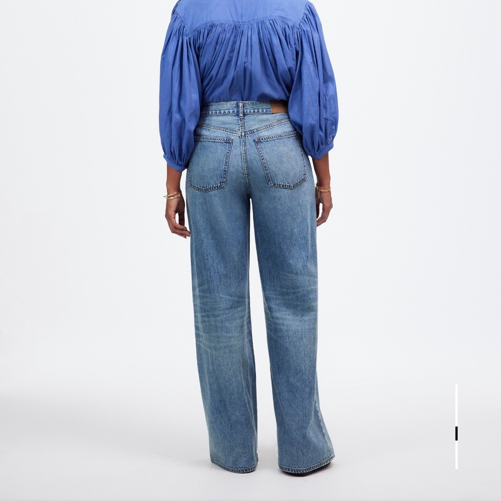 Curvy Superwide-Leg Jeans in Billings Wash: Airy Denim Edition - Picture 2 of 5